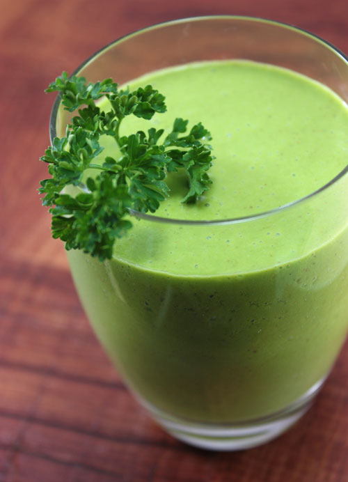 I love smoothies for the reason that they can pack and hide so much in them. In this Peter Rabbit Smoothie a whole handful of parsley is camouflaged by a host of other vegetables and fruit.