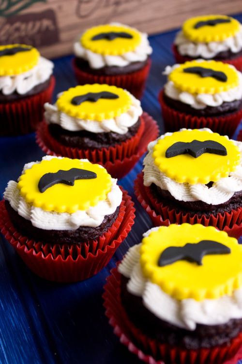 Make your birthday boy's special day very special with easy gluten-free, dairy-free and egg-free Batman and Lego Ninjago cupcakes.