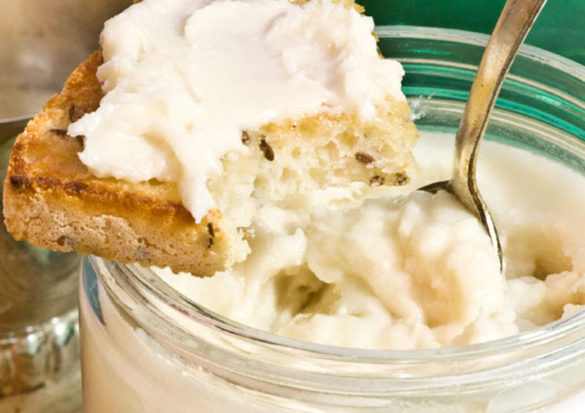 HOW TO MAKE COCONUT BUTTER